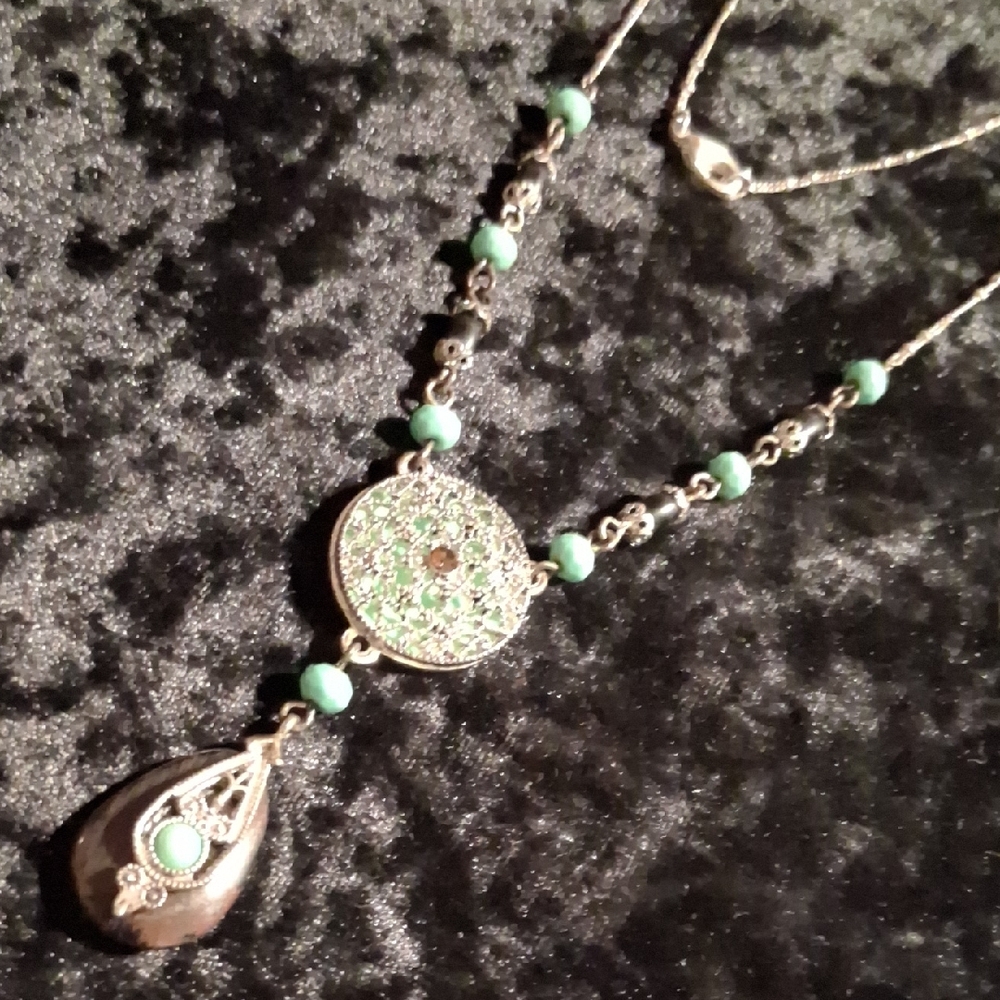 Avon Green and Silver Filigree Necklace